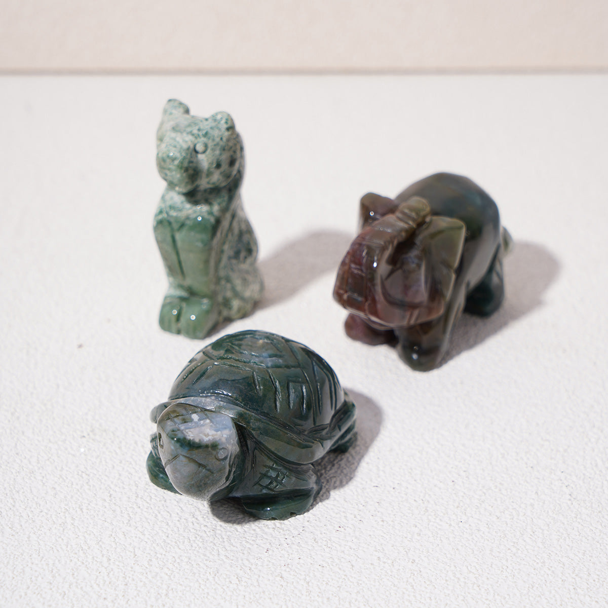 Small crystal animals carving party